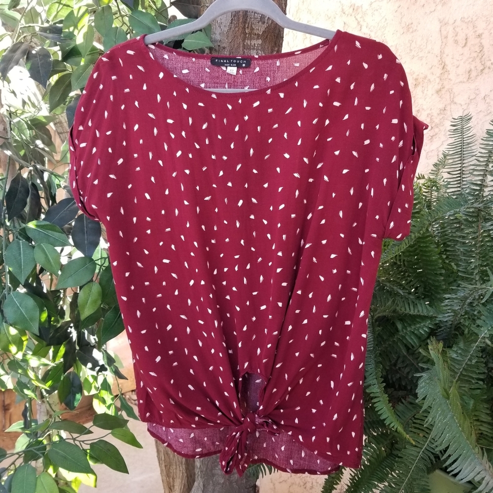 Lightweight blouse with tie front